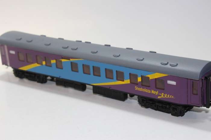 SARM : Shosoloza Meyl 2nd Class Coach ( Kadee Couplers)