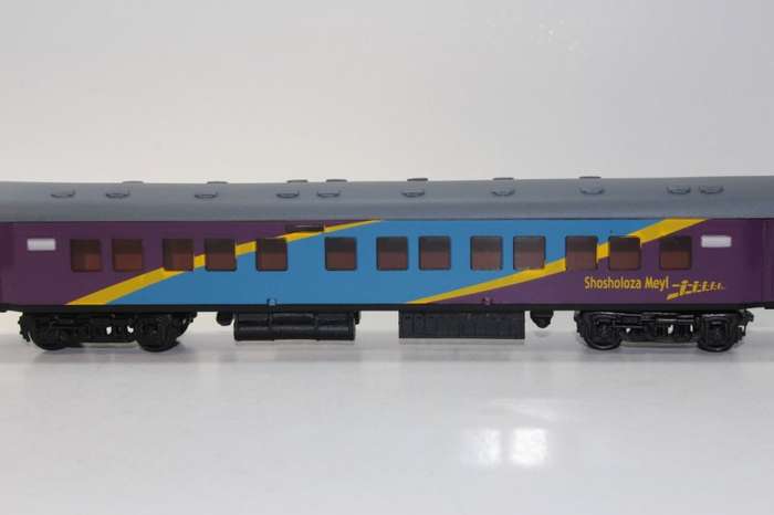 SARM : Shosoloza Meyl 2nd Class Coach ( Kadee Couplers)