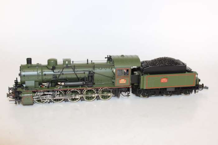 Roco :SNCF 0-10-0 STEAM LOCOMOTIVE 050B
