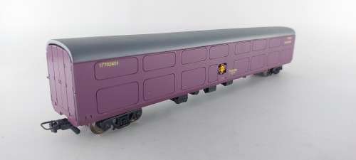 South African Model Trains : Premier Class Car Carrier (Lima Couplers)