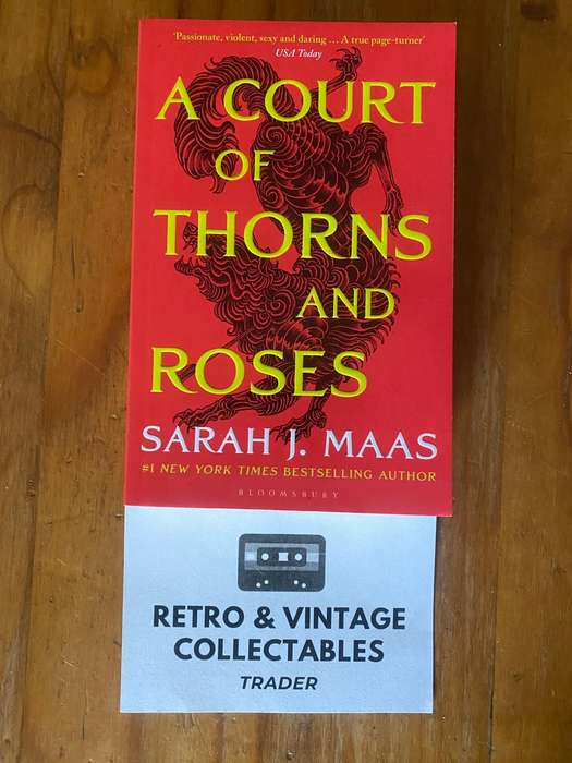 Sarah J Maas - A Court Of Thorns & Roses