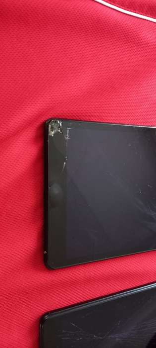 2 x Samsung Galaxy tab 8` Tablets (please read)