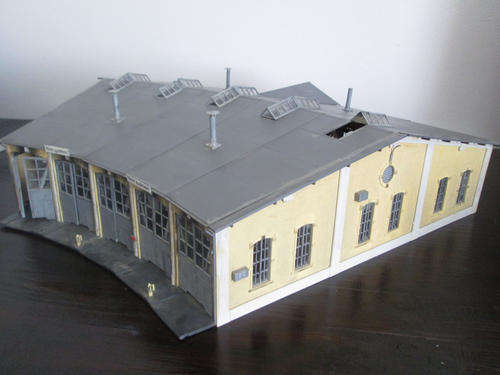 Ho Scale 5 Bay Engine Shed