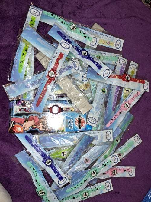 Lot mixed Pilot kiddies watches (40)