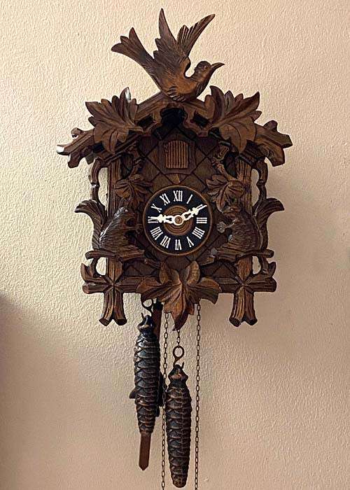 STUNNING CUCKOO CLOCK FROM THE BLACK FOREST, LIKE NEW