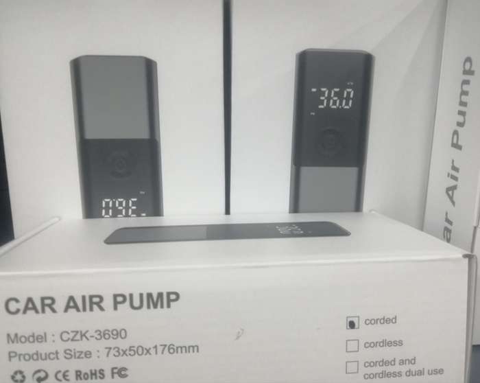 Car air pump, LED digital display, real-time display current tyre pressure, with built-in flashlight