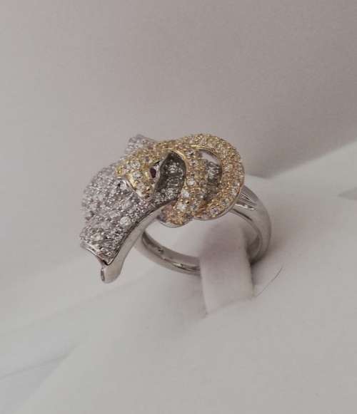 Wow!! Solid Silver 925 Ladies Designer Snake Style Ring, one of a kind, A Must Have.