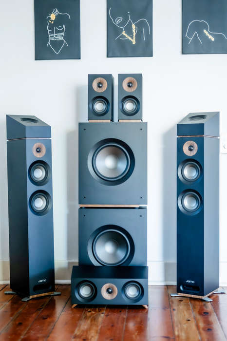 Jamo S807 5.2.2 Dolby Atmos Surround system with 2 subwoofers