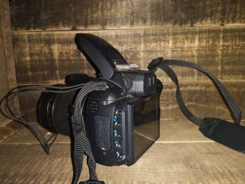 FUJIFILM HS10 CAMERA WITH A FLASH and CARRY BAG