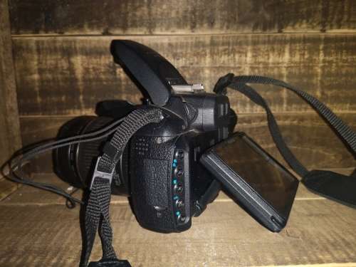 FUJIFILM HS10 CAMERA WITH A FLASH and CARRY BAG