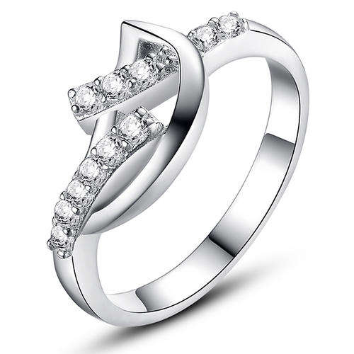 Dare to be Different 0.40 Carat Cr. Diamond Journey Ring. Size 7/O/17.3MM
