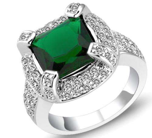 SPECTACULAR EMERALD CZ DESIGNER COCKTAIL RING. SIZE 7[O]