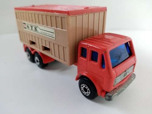Matchbox Superfast Mercedes Container Truck