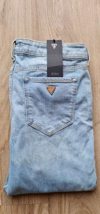 100% Original Guess Ladies Jeans - Guess Size 29 (Please see ladies chart sizes to get SA size)