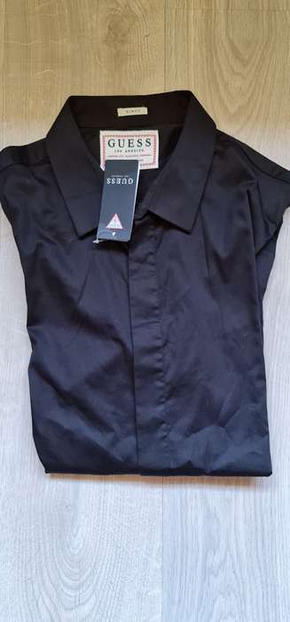 100% Original Guess Formal Shirt - Medium (Retail R699)