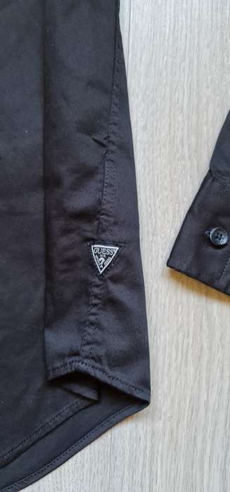 100% Original Guess Formal Shirt - Medium (Retail R699)
