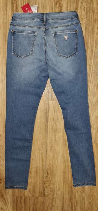 100% Original Guess Ladies Jeggings - Guess Size 30 (SA Size 36) RETAIL R999
