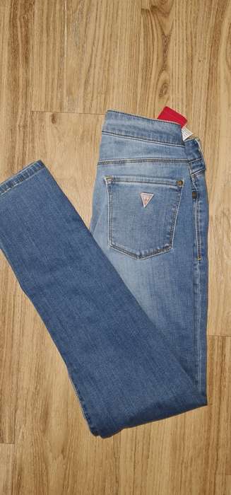100% Original Guess Ladies Jeggings - Guess Size 30 (SA Size 36) RETAIL R999
