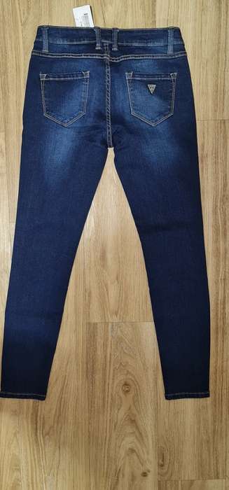 Original Guess Ladies Skinny Jeans - Guess Size 26 (SA Size 32) RETAIL R999