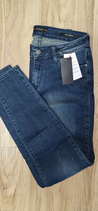 Original Guess Ladies Skinny Jeans - Guess Size 27 (SA Size 33) RETAIL R999 (Sexy Curve)