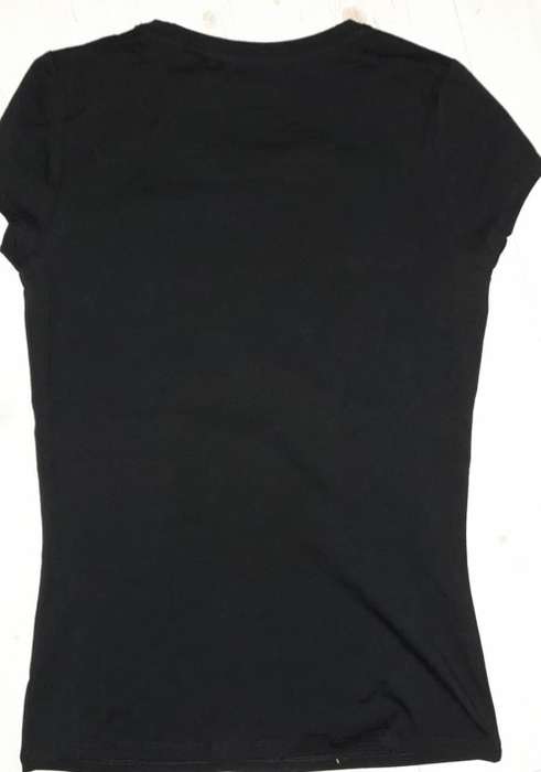 100% Original Guess Ladies T-Shirt - Size Large- RETAIL R699