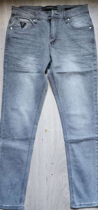 Guess Jeans - Men`s Skinny Jeans (Slim Tapered) Size : W32L32 (Retail R1499)