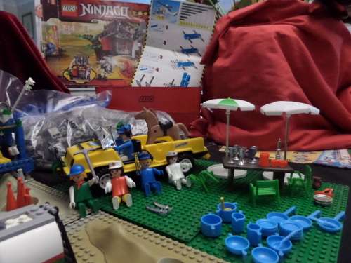 Huge quantity of Lego and Lego Set (+- 4000 pieces) Please view Photo's