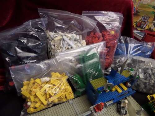 Huge quantity of Lego and Lego Set (+- 4000 pieces) Please view Photo's
