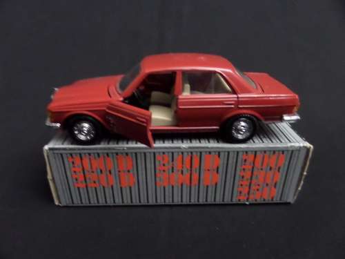 Mercedes-Benz Cunsor 575 2000/3000 Model made in Germany boxed