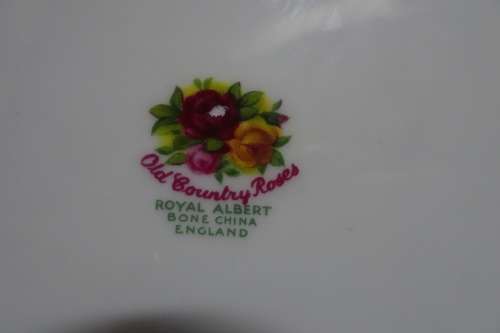 7 x Royal Albert - Plates (20,5 Cm) - Made in England - Good Condition (BIDDING PER PLATE)