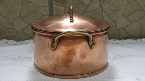 Stunning Vintage Copper and Brass Cooking Pot With Lid 15 x 8,5 cm