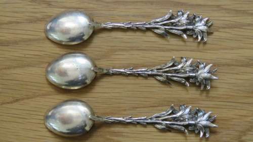 Lot of Eight Pretty, Vintage Silver Plate Teaspoons and Sugar Spoons