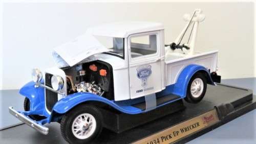 Boxed Yat Ming Ford 1934 Pick Up Wrecker Die Cast Metal Collection Deluxe Edition Scale 1:18 25 cm