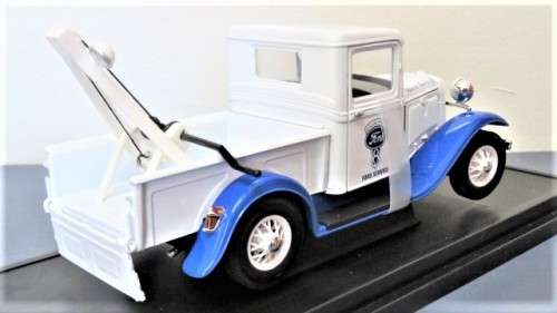 Boxed Yat Ming Ford 1934 Pick Up Wrecker Die Cast Metal Collection Deluxe Edition Scale 1:18 25 cm