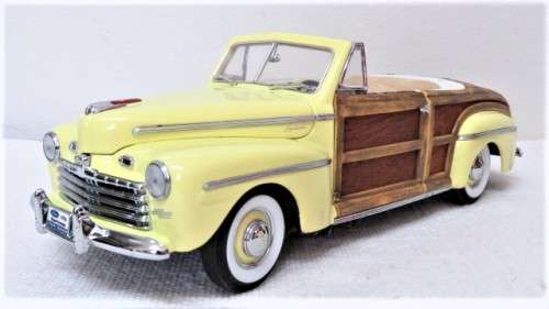 Boxed Yat Ming Signature Series Die Cast Metal Ford 1946 Sportsman With 24K Gold Plated Coin 1:18