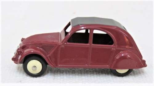 Superb Boxed Dinky Toys DeAgostini Die Cast 2 CV Citroen #24 T Scale 1:43 L: 89 mm