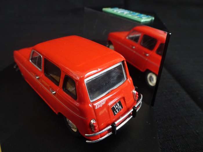 Limited Edition Vitesse L147B Renault R4 Super 1962 (Car 8cm Long) 0940/2000