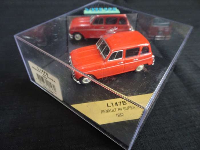 Limited Edition Vitesse L147B Renault R4 Super 1962 (Car 8cm Long) 0940/2000
