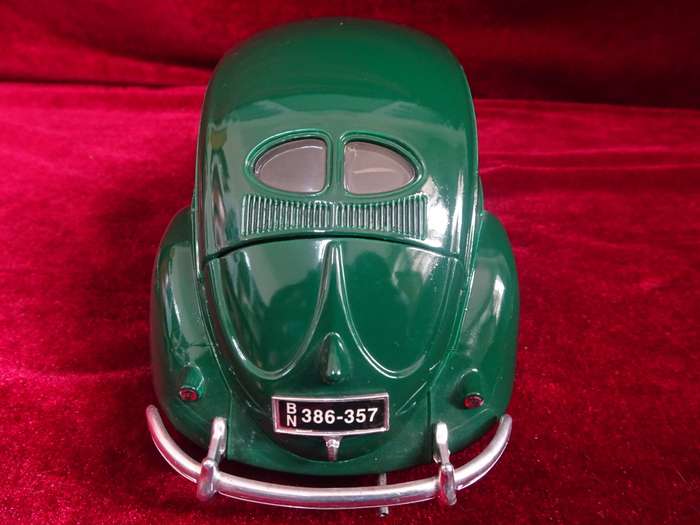Maisto 1951 Volkswagen Export Sedan 1:18 Scale (No Box)