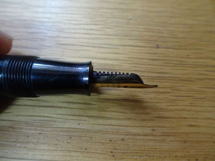 The Conway Stewart Fountain Pen With 14ct Gold Nip - In Original Box - See Description