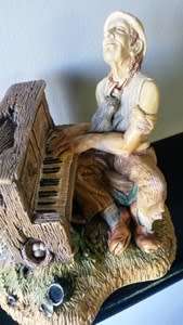 Naturecraft  England - "Grande Finale"  1970 Handpainted/Sculpted REDUCED