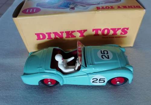 AWESOME COLLECTIBLE TOYS. 10 ITEMS.