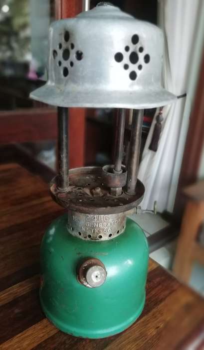 COLEMAN PARAFFIN LAMP. MODEL 241G.