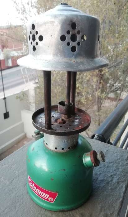 COLEMAN PARAFFIN LAMP. MODEL 241G.