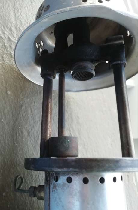 COLEMAN PARAFFIN LAMP. MODEL 241G.