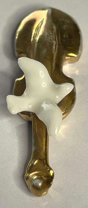 Germany Art Figurine Violin Rare Hand Decorative Violin with White Dove M060