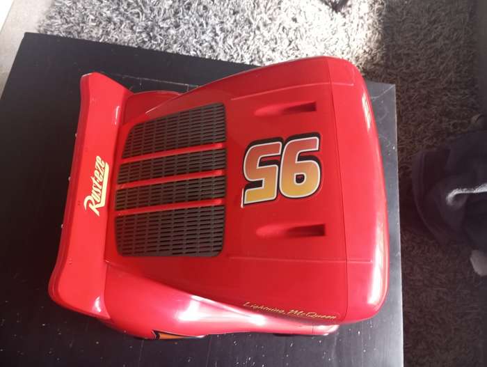 Disney Pixar cars lightning Mcqueen 13-inch CRT TV and DVD - Including Remote
