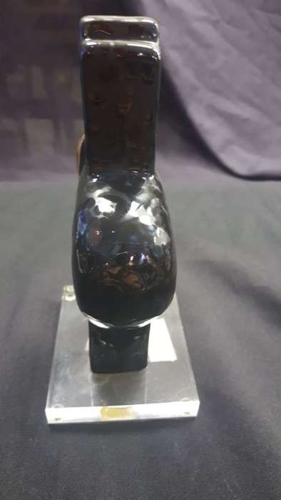 R and G Linear Spac Statue