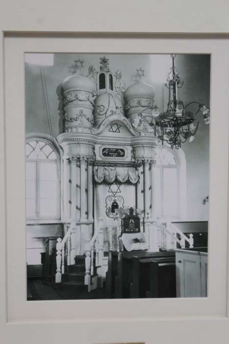 Framed picture of an old Synagogue