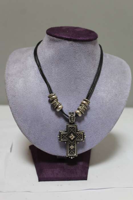 Costume jewellery necklace